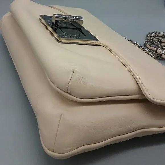 SOLD! 🤑 CHANEL Mademoiselle East West Flap - Picture 4 of 17